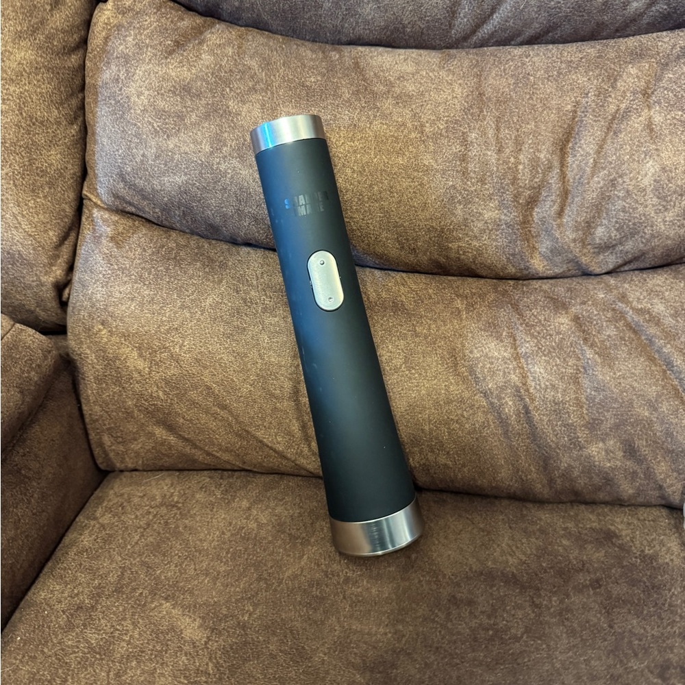 SHARPER IMAGE ELECTRIC WINE BOTTLE OPENER